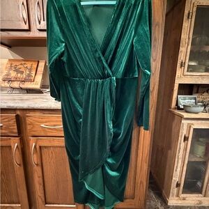Luxurious Emerald Velvet Wrap Dress